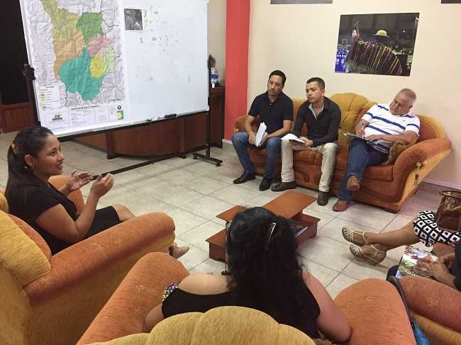 La Prefectura mediante el convenio invertirá alrededor de USD 45.000 para la construcción del mirador, además de los estudios técnicos.