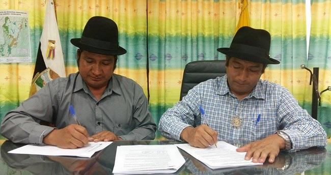 Vialzachin E.P. con la maquinaria necesaria para realizar el asfaltado de la II etapa de la vía.