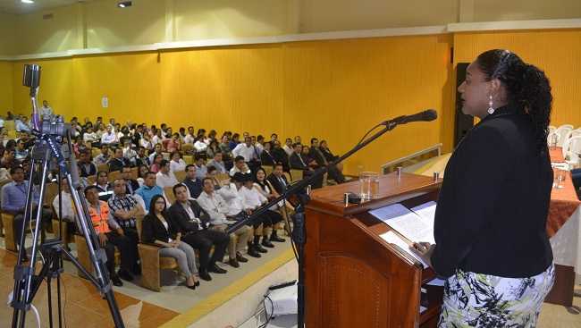 El evento contó con la presencia de aproximadamente 250 personas.