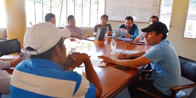 La mesa de trabajo se reunió para la realización del plan de contingencia del evento.