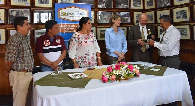 Emsetur ofreció kits de promoción turística a los integrantes de la delegación aleman.