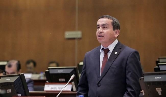 115 votos afirmativos y tres abstenciones, los legisladores se ratificaron en ocho artículos.