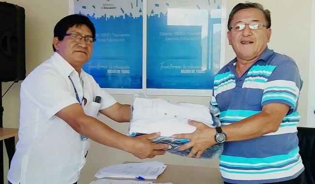 La Dirección Distrital hizo la entrega formal de los uniformes valorados en 98.78 dólares cada kit.