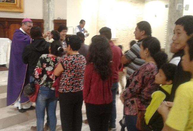 Fieles católicos recibieron la ceniza.