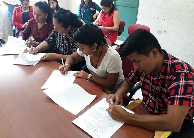 Cuatro técnicos recibieron las credenciales de la dirección distrital.