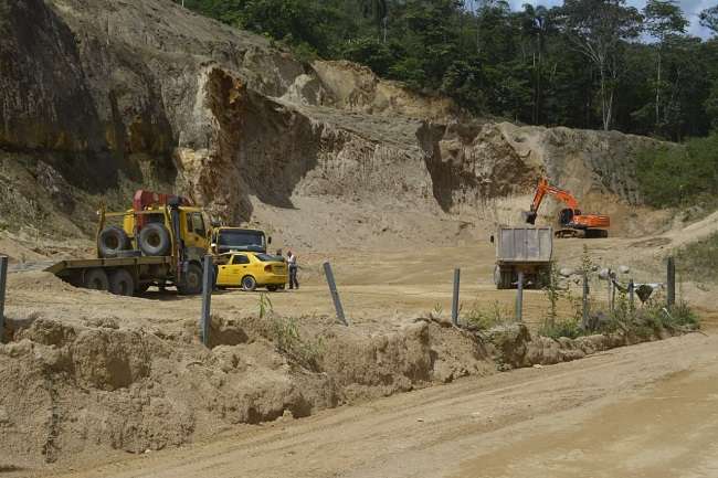El tramo Las Ballenas-Podocarpus de la ciudad de Zamora, también recibió el respectivo mantenimiento vial, fueron atendidos 4.6 kilómetros