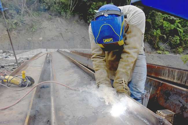 Un 25% de avance presenta al momento el proceso de construcción del nuevo puente carrozable sobre la quebrada Yambanamá