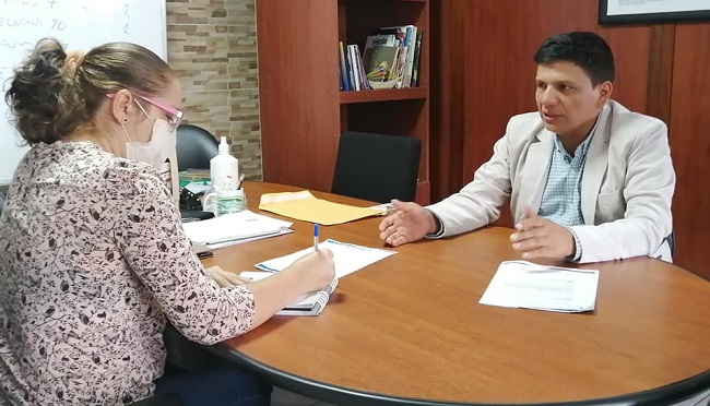Julia Landazuri, Secretaria Técnica de la Circunscripción Territorial Especial Amazónica (CTEA) recibió el pedido de los zamoranos.