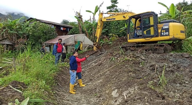 Por disposición de la primera autoridad de la Prefectura también se apoyó con las aperturas de las guardarrayas de acceso hacia los terrenos.