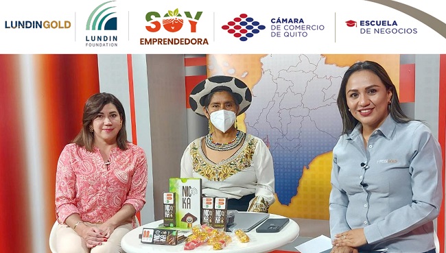 Ana Lucía Jaramillo, gerente de programas de Fundación Lundin Ecuador; Gladis Quishpe, emprendedora graduada en la primera edición de AWE y ganadora de la primera edición de Soy Emprendedora; y Anabell Salinas, supervisora de Responsabilidad Social y Comunidades de Lundin Gold,