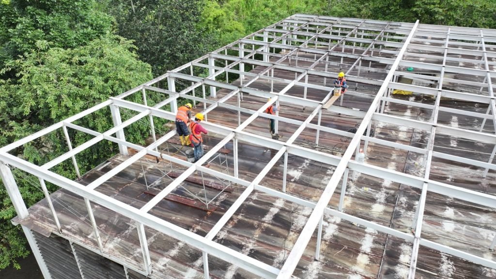 on aproximadamente 430 metros cuadrados de este material que se colocarán para proteger el área