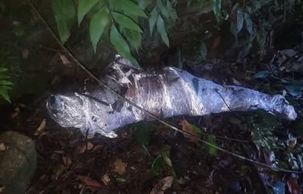 El cadáver fue encontrado cerca de una quebrada en el sector Las Luciérnagas.